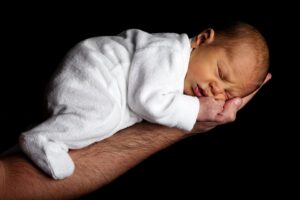 Read more about the article Een fotoshoot met je baby plannen vlak na de geboorte
